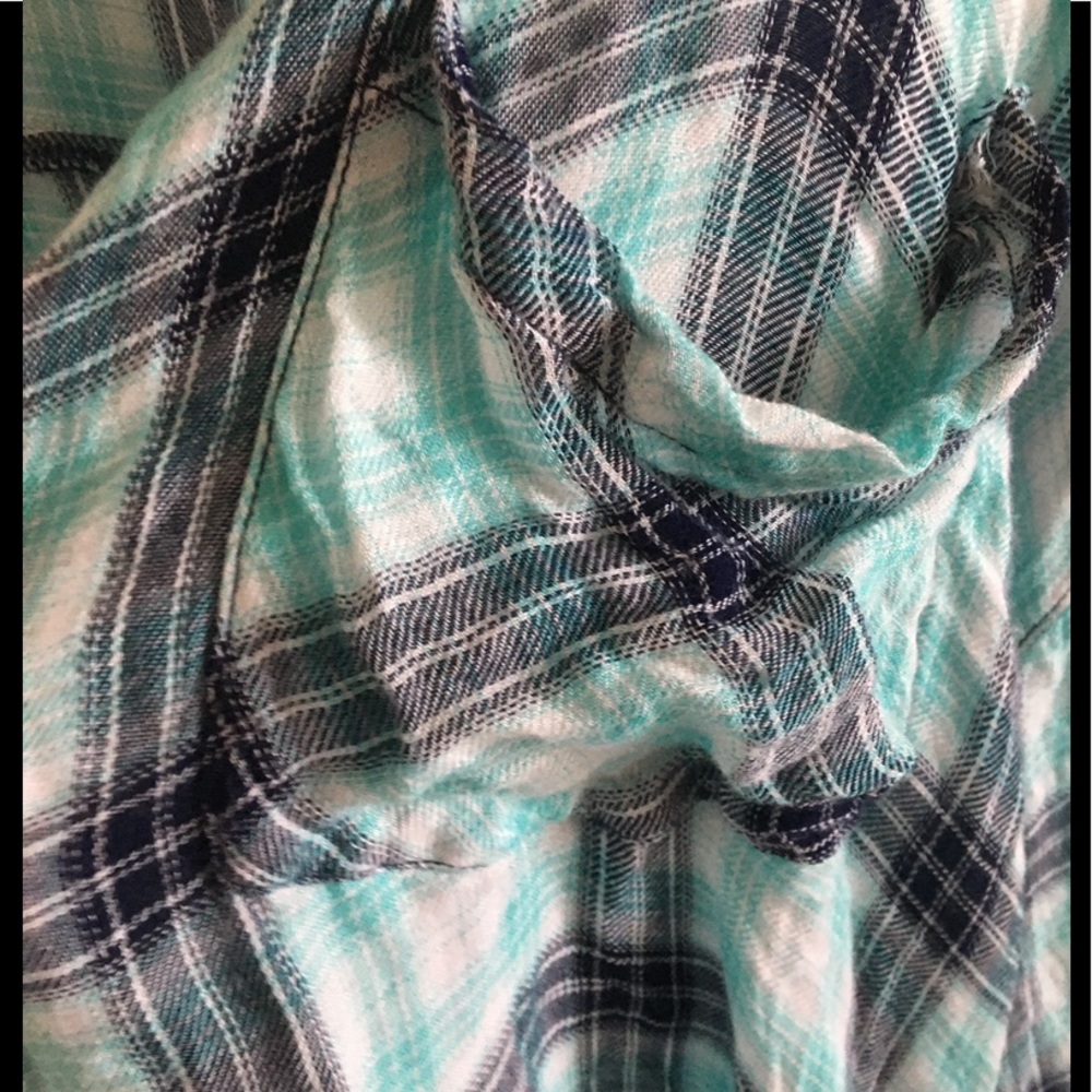 Love Tree Blue Plaid Button Down Front Pocket Shirt Size Medium - Picture 3 of 5